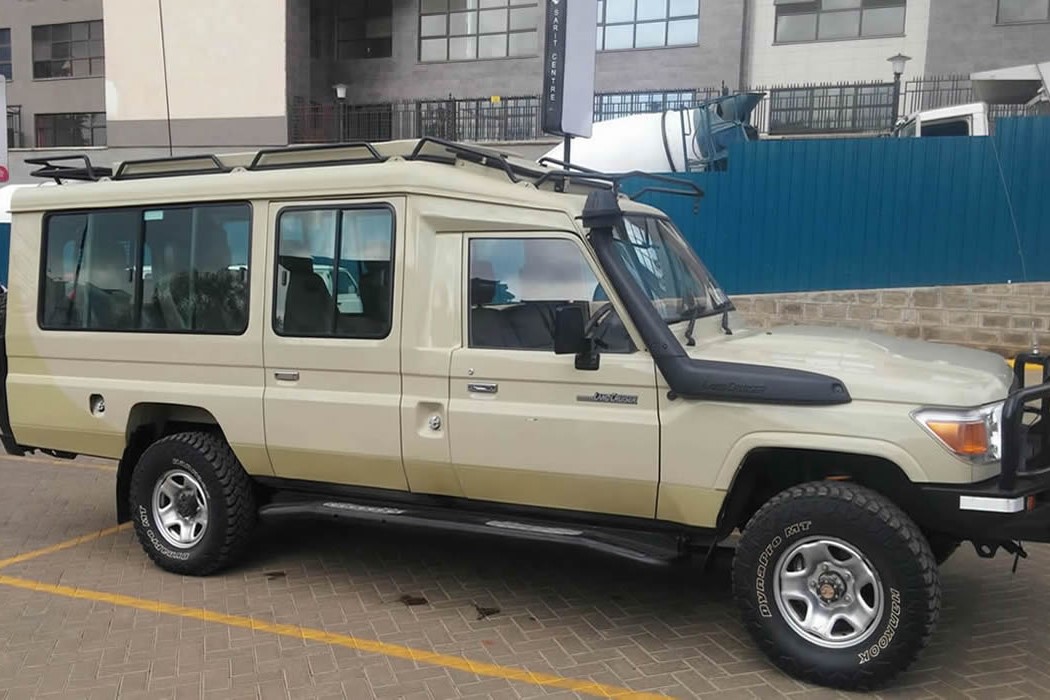 Land Cruiser Safari Vehicle 7 Seater